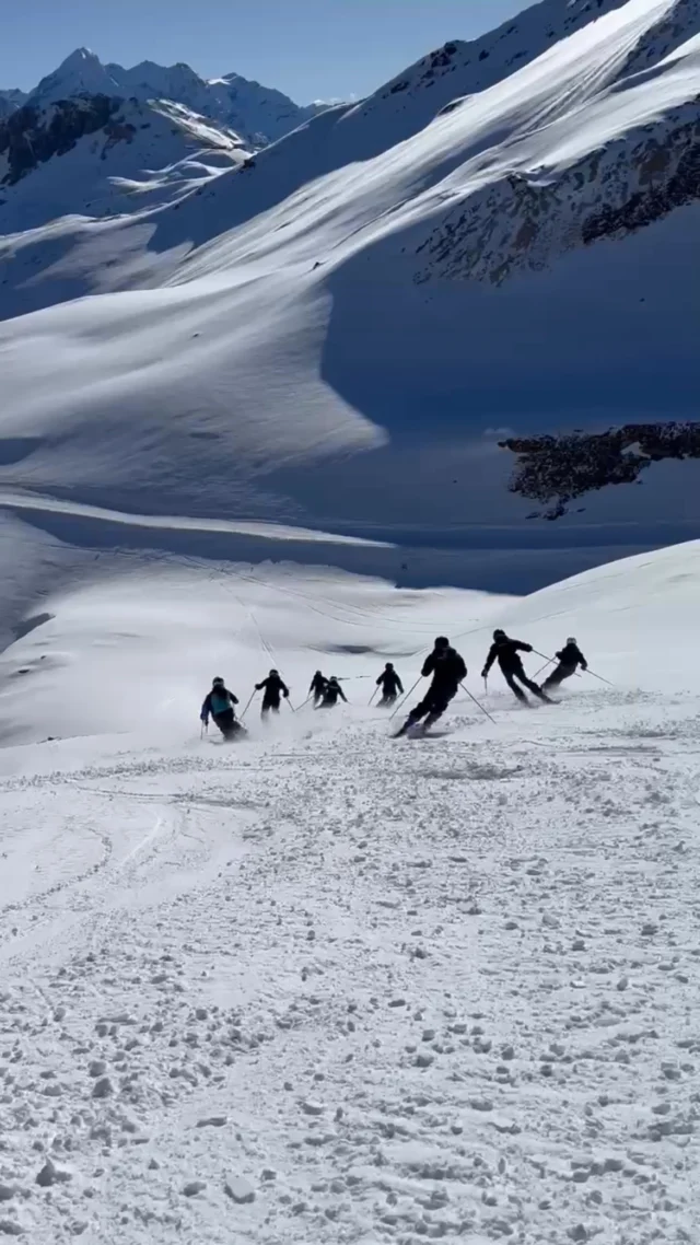 8/5/25 – A fresh layer of snow and a chance to have some fun! 
Our athletes spent some time slightly off-piste today, enjoying the spring conditions and making the most of a more playful side of the mountain. These sessions are just as important, building confidence, adaptability, and a genuine love for skiing.

#apex2100 #skiacademy #skiracing #offpiste #skiing #tignes #springconditions #athletedevelopment #slalomskiing